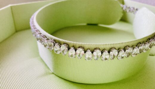 涙を吸い取るスワロフスキーと、母の見栄と財力